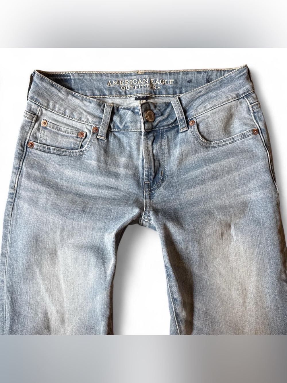 American Eagle “Favorite Boyfriend” Low Rise Jeans in a Light Wash